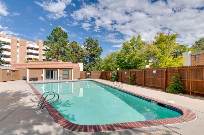 Building Photo - 2899 S Locust St