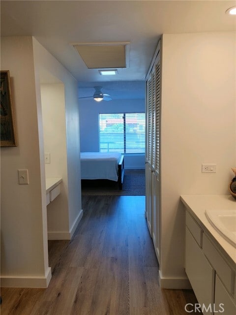 Building Photo - 1421 N Sunrise Way