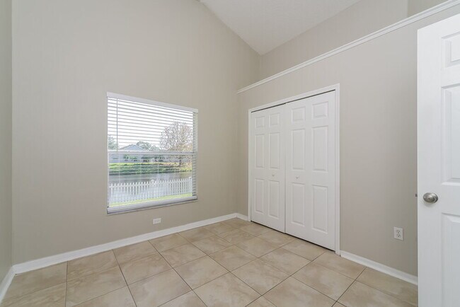 Building Photo - 133 Thornbury Dr