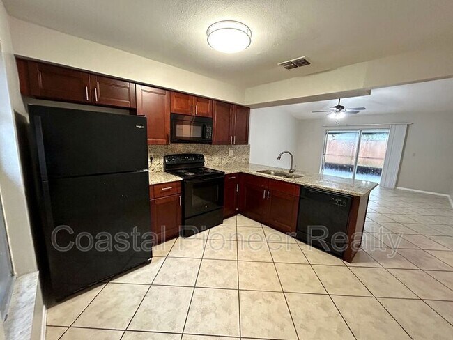 Building Photo - 1042 Axlewood Cir