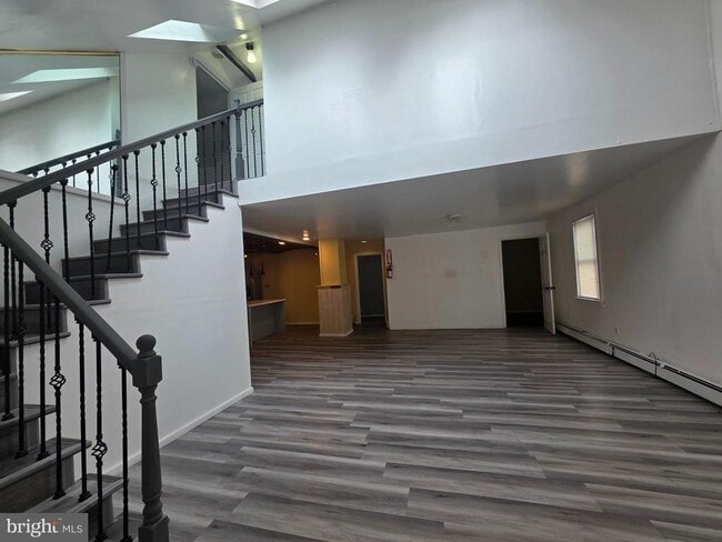 Building Photo - 522 Kuser Rd