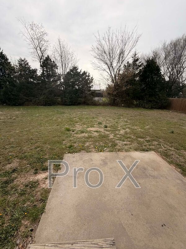 Building Photo - 4506 E Chipmunk Ln