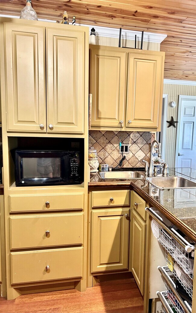 Building Photo - 1256 Canal E