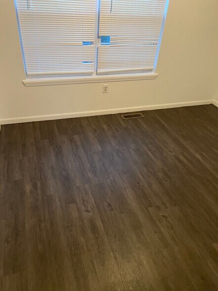 Building Photo - 518 Hope St