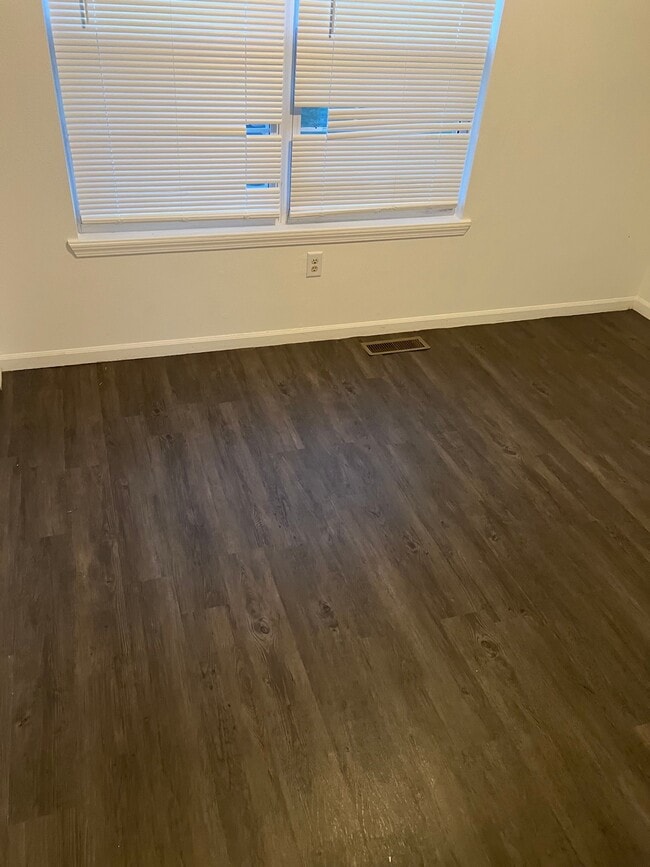 Building Photo - 518 Hope St