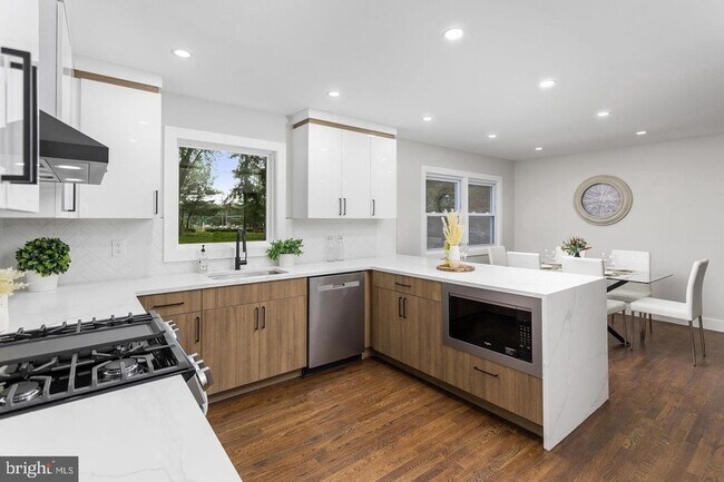 Building Photo - 6 Ryan Rd