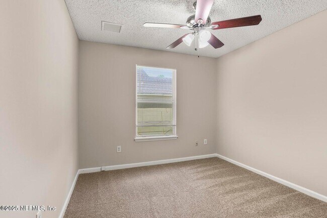 Building Photo - 3924 Victoria Landing Dr S