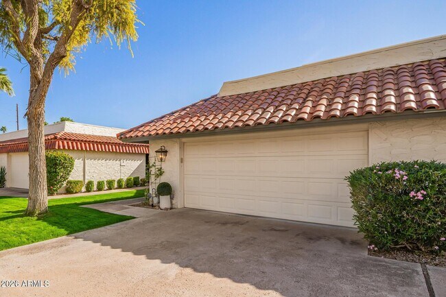 Building Photo - 5730 N Scottsdale Rd