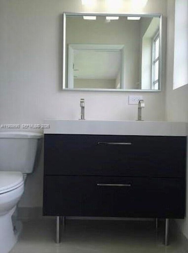 Building Photo - 740 NE 179th Terrace