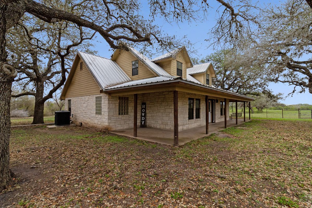 Building Photo - 649 Pvt 5001