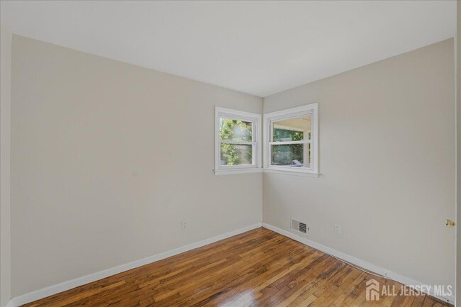 Building Photo - 126 Orange St