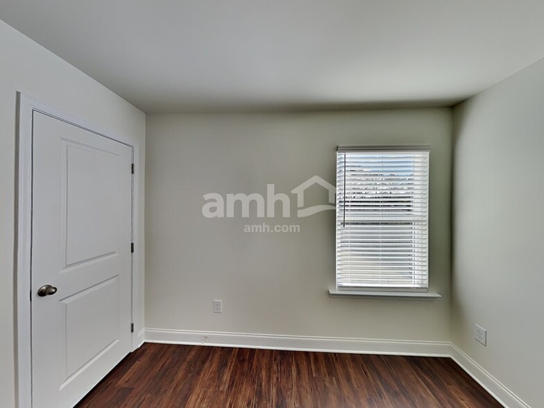 Building Photo - 593 Smt Vw Ln