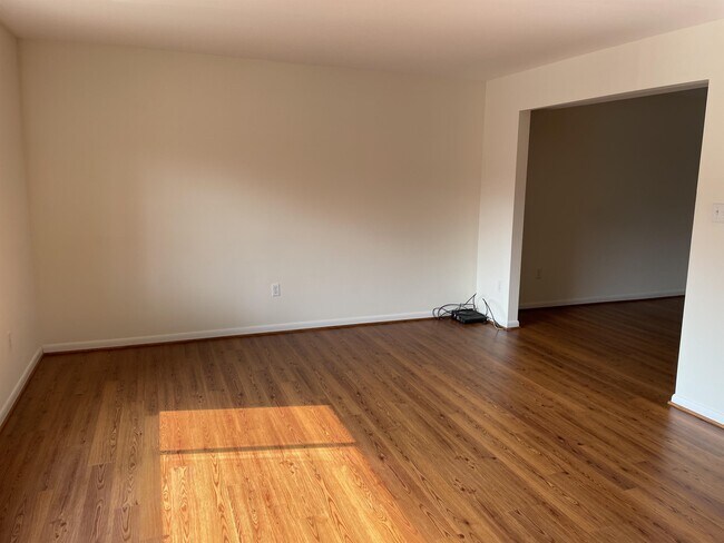 Building Photo - 146 Harvest Dr