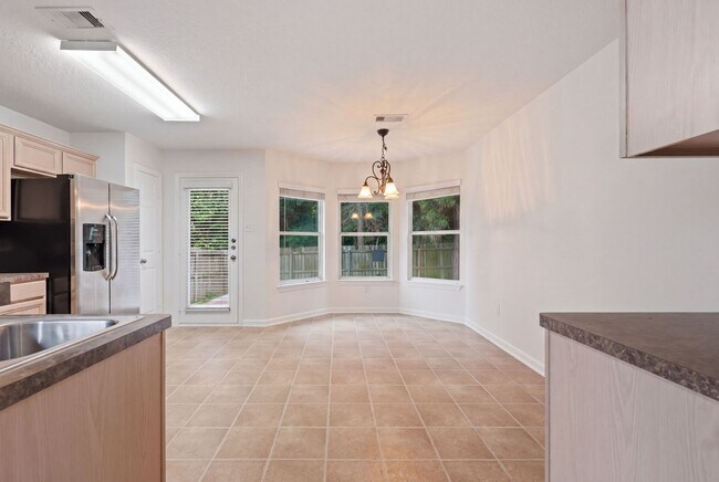 Building Photo - 1004 Oak Glen Dr
