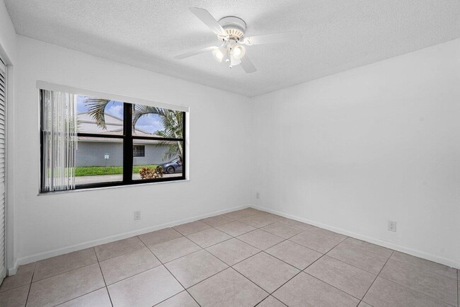 Building Photo - 16422 Straw Way