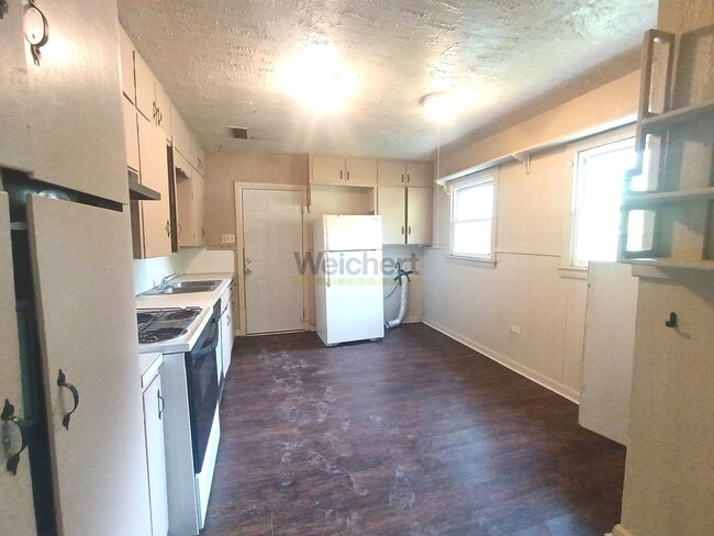 Building Photo - Cozy 2Bed/2Bath House