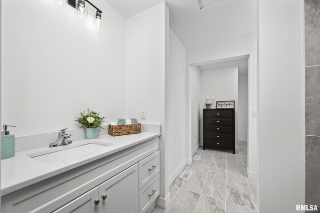 Building Photo - 813 WILLIAMS Way