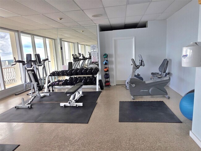 Building Photo - 4020 Galt Ocean Dr