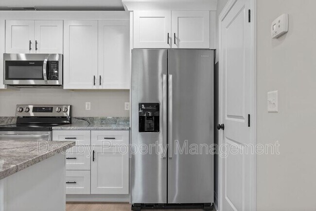 Building Photo - 36 Alden Ln