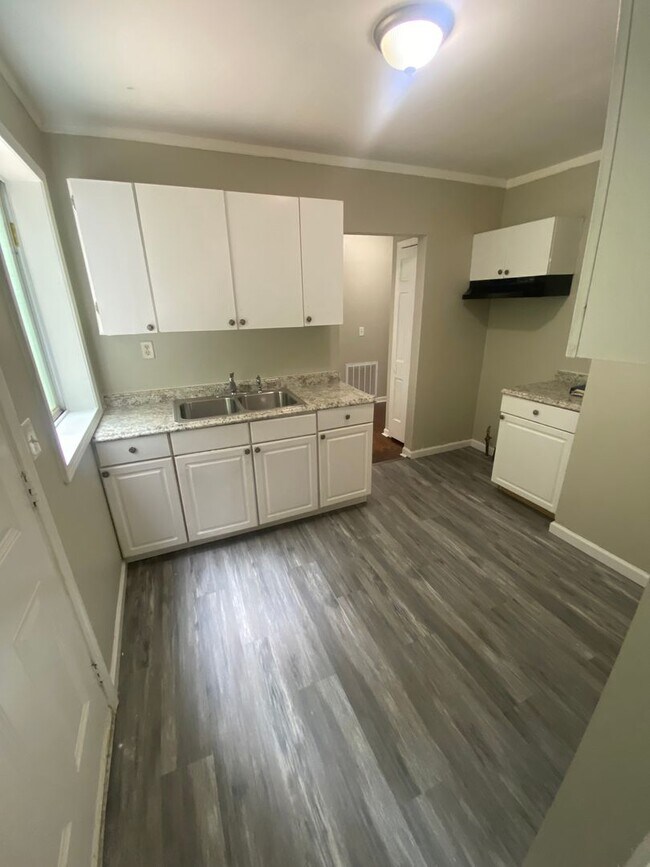 Building Photo - **ON HOLD**3 Bedroom / 1 Bathroom Home for Rent Near Ft. Benning in Columbus, GA***