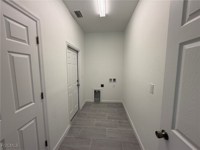 Building Photo - 2704 70th St W