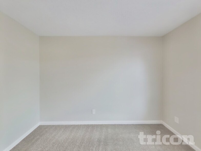 Building Photo - 9546 Gull Lake Dr