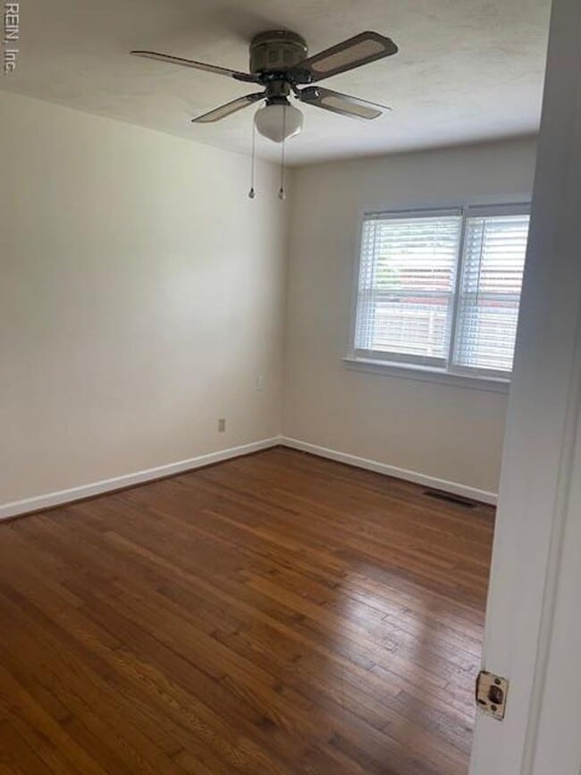 Building Photo - FOR RENT - SHORE DR / BAY AREA VIRGINIA BE...
