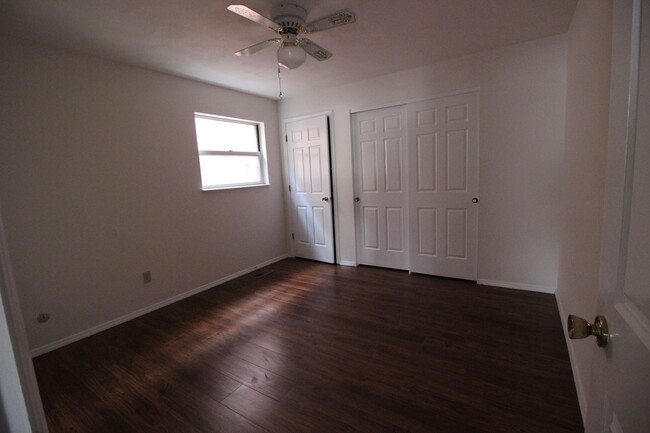 2nd bedroom - 4510 Jamieson Ave