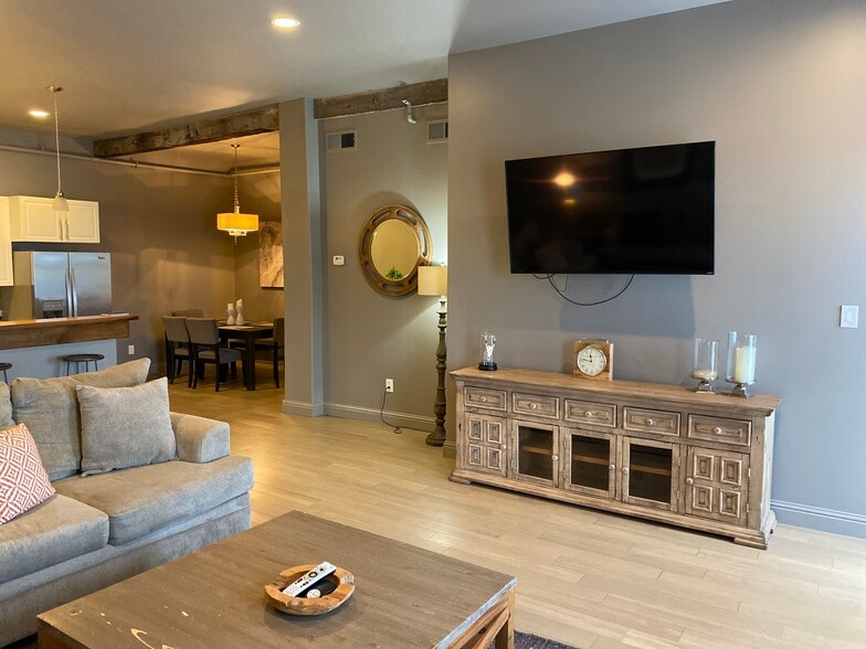 Building Photo - 1117 Washington St