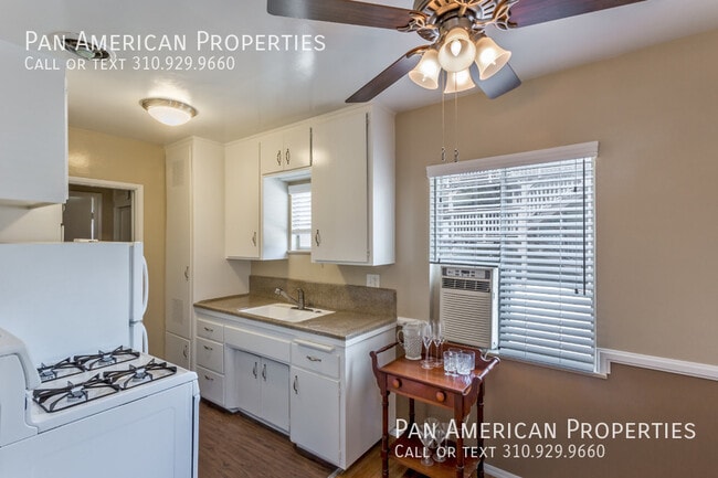 Building Photo - 335 S Los Robles Ave