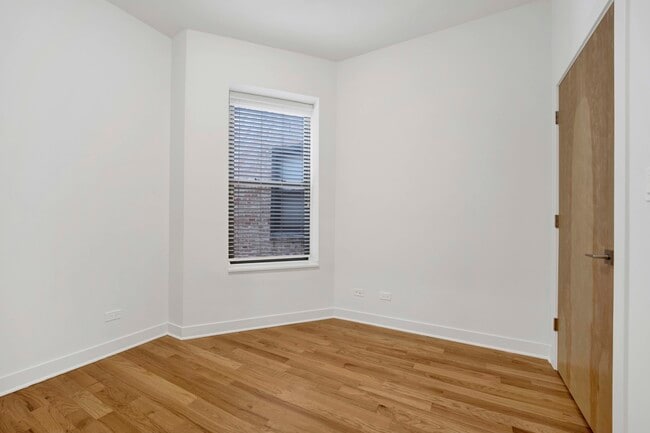 Building Photo - 118 E 57th St