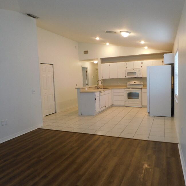 Building Photo - 22141 Breaker Point Ln