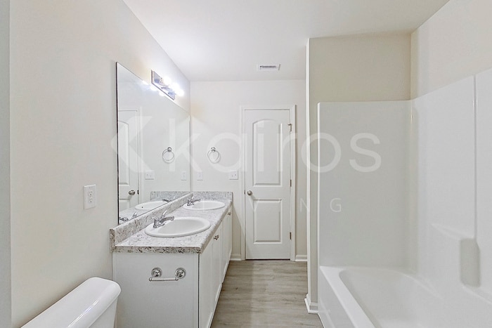 Building Photo - 5047 Sandy Hill Dr