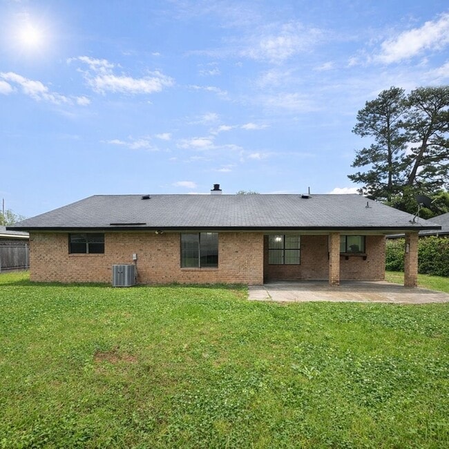 Building Photo - Shreveport Home!