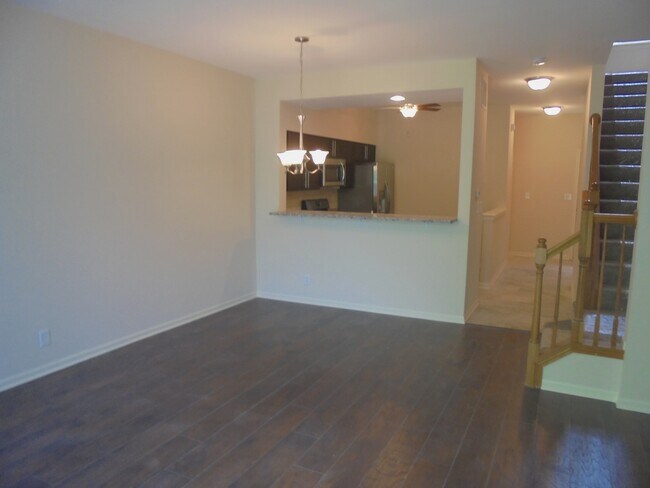 Building Photo - 1454 Walnut Hill Ave