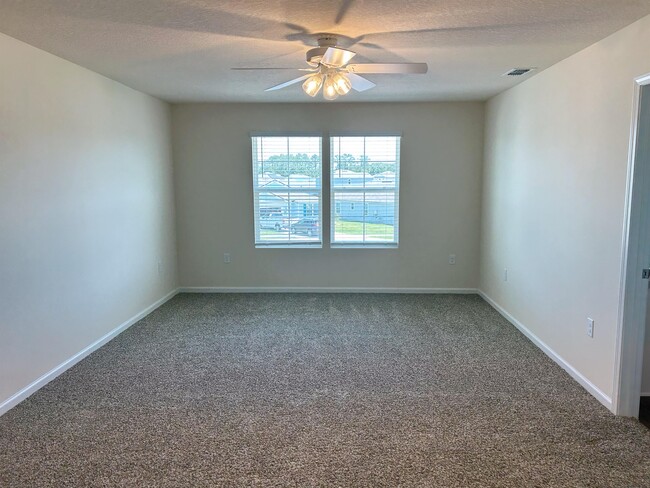 Building Photo - 517 Jarama Cir