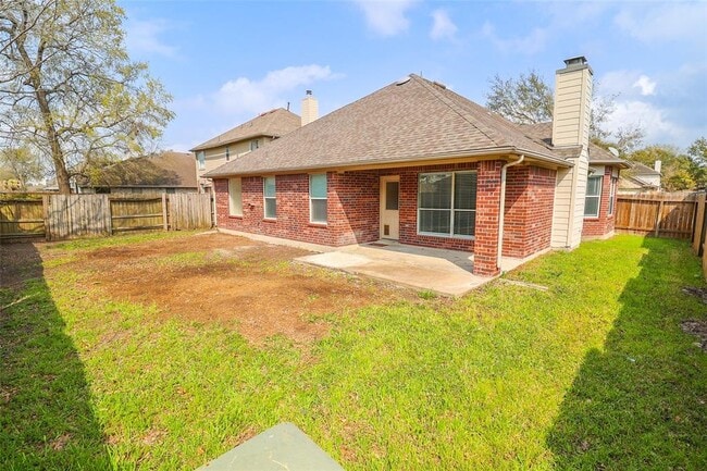 Building Photo - 18611 Woodbreeze Dr