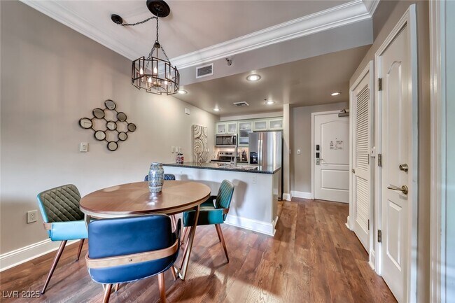 Building Photo - 30 Strada Di Villaggio