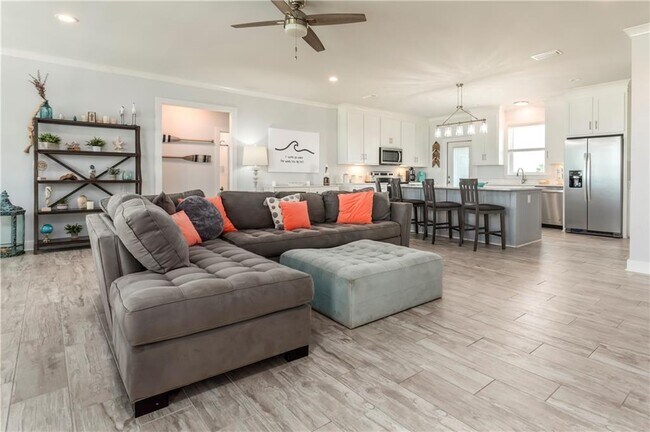 Building Photo - 1913 Cadillac Ave