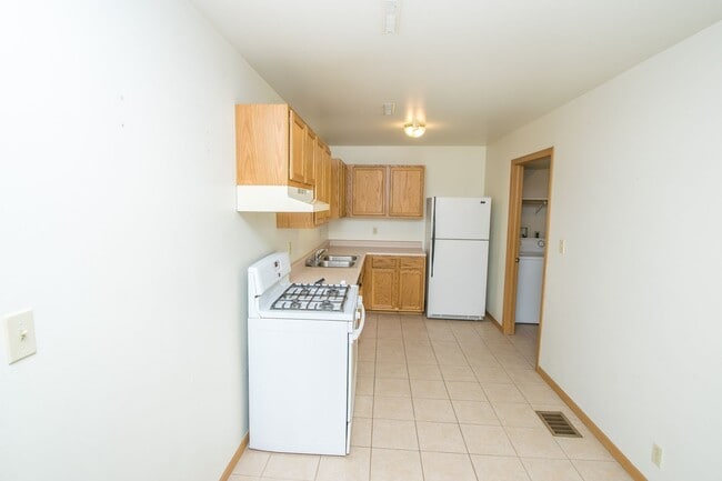 Building Photo - 2 bedroom / 1.5 bathroom Townhome for rent in Chesterton