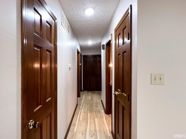 Building Photo - 1633 Greenfield Ct