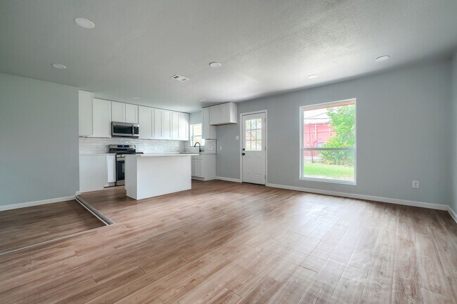 Building Photo - 2329 San Medina Ave