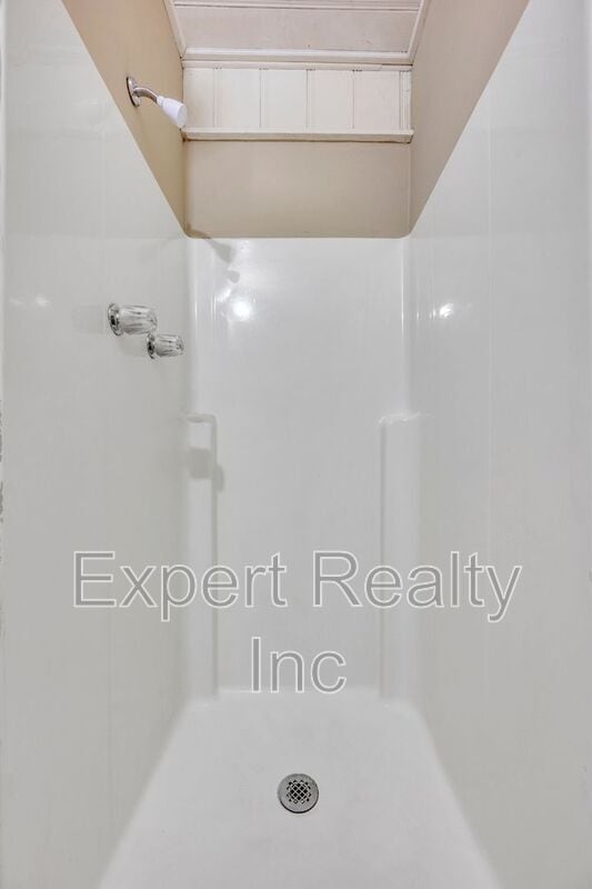 Building Photo - 1720 University Blvd