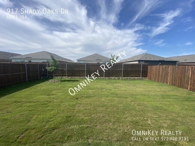 Building Photo - 917 Shady Oaks Dr