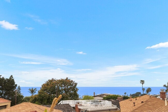 Building Photo - 4BD/2.5BA California Coastal Home with Swe...