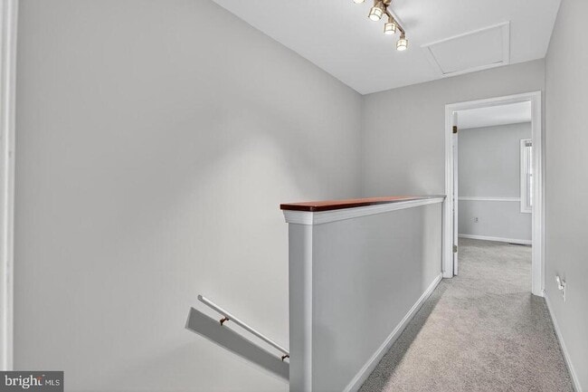 Building Photo - 23 Janwall Ct