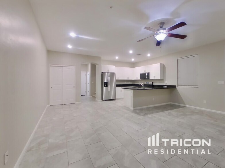 Building Photo - 12563 W Mazatzal Dr