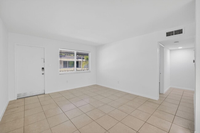 Building Photo - 1821 Middle River Dr