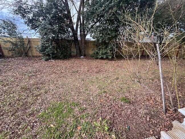 Building Photo - Walking Distance to Winthrop