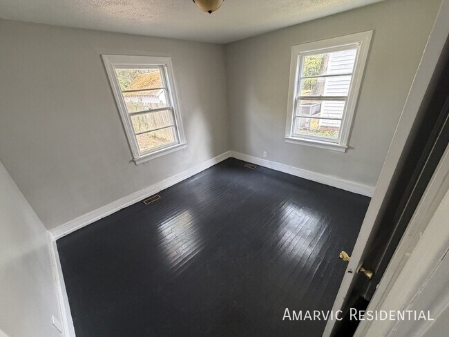 Building Photo - 1207 Cypress St